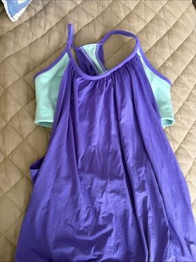 LULULEMON workout top with built in sports bra